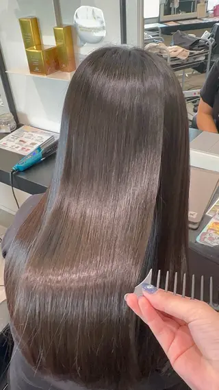 ロング 丸尾 沙弥香のヘアスタイル