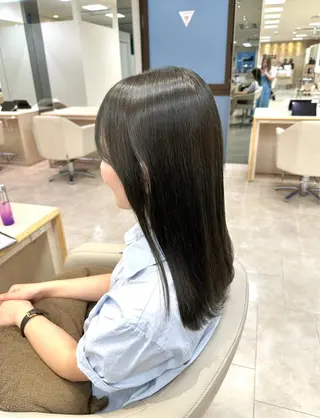 セミロング カラー 艶髪 黄金比みくのヘアスタイル