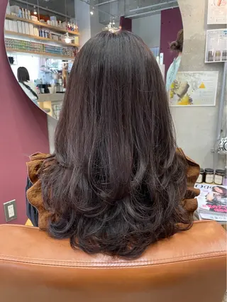 ロング カラー 東 史夏のヘアスタイル
