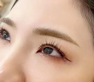 マツエク・マツパ 1ヶ月後も半分残る 高持続LEDエクステのマツエク・マツパデザイン