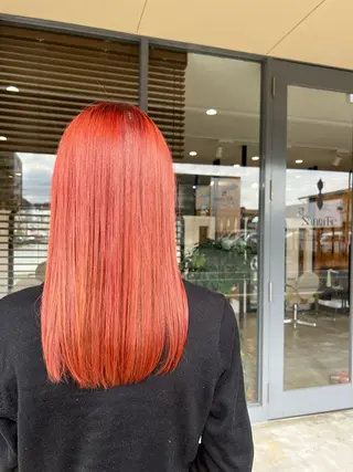 セミロング カラー cyan Amiのヘアスタイル