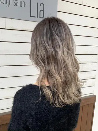 セミロング DESIGNSALON LIA💎デザインサロン リア所属・レディース専用🌷咲 の垢抜けブリーチ部屋のヘアスタイル