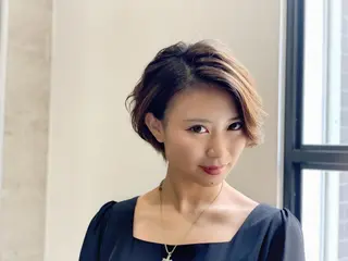 ショート カラー ヘアアレンジ 髪質改善×ハイトーン 中田啄也のヘアスタイル
