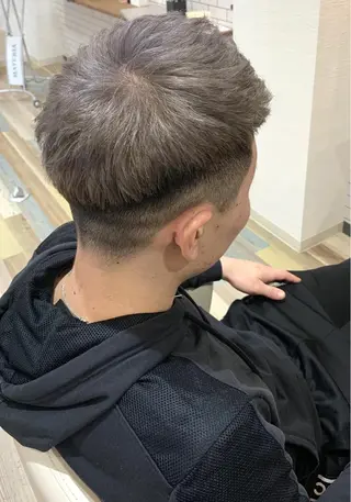 カラー メンズ 【男性専門】岩崎凌 ✂︎楽しい時間を!のヘアスタイル