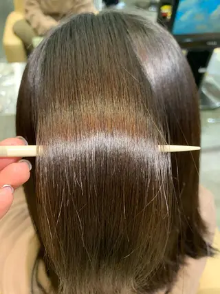 セミロング ニシムラ メグミのヘアスタイル