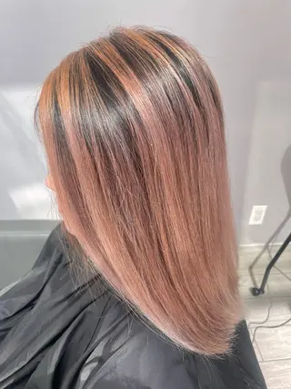 セミロング カラー 仲間 菜々世のヘアスタイル