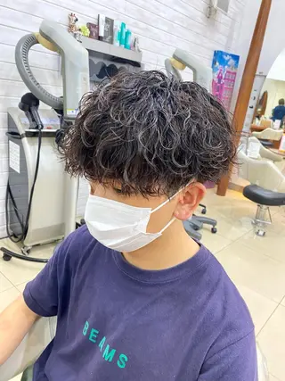 ミディアム パーマ メンズ 岡田大志🇰🇷 中/韓メンズヘアのヘアスタイル