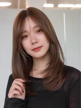 セミロング カラー レイヤー/グレージュ 渋谷表参道/小森波琉のヘアスタイル