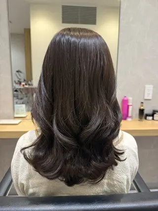 カラー 長谷川 紗羅のヘアスタイル