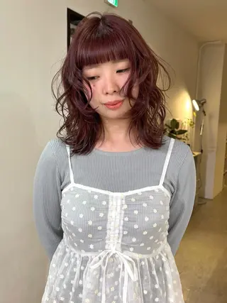 ミディアム カラー mizuki/ピンク ベージュ.レイヤーのヘアスタイル