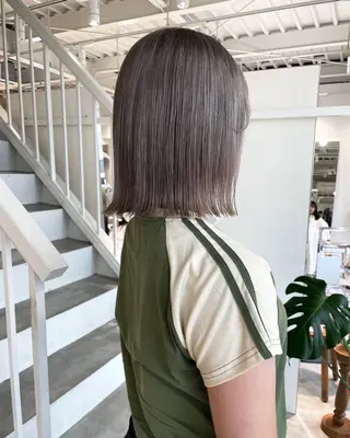 ミディアム カラー 林 千聖のヘアスタイル