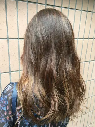 セミロング カラー パーマ 【白髪ぼかし】 矢内　夏輝のヘアスタイル
