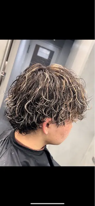 ショート カラー パーマ メンズ fifth park 六反穂 龍介のヘアスタイル