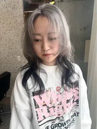ロング カラー lani ブリーチ /ダブルカラーのヘアスタイル