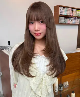 ロング タマシロカリン 艶カラー/レイヤーのヘアスタイル