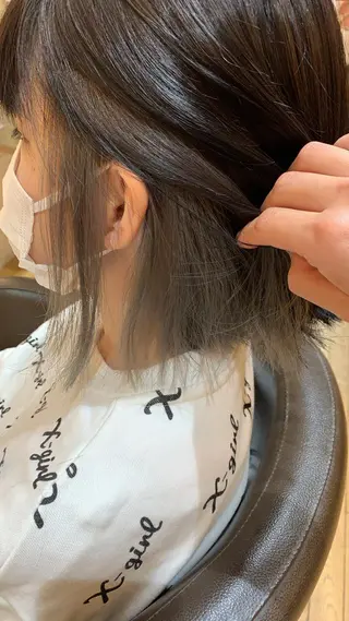 ミディアム カラー 齊藤 衣梨佳のヘアスタイル
