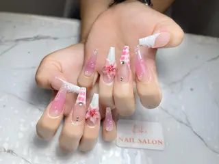 ネイル 💕鈴木ユリ パラジェル/オフ無料のネイルデザイン