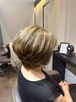 ミディアム パーマ 若泉 真梨のヘアスタイル