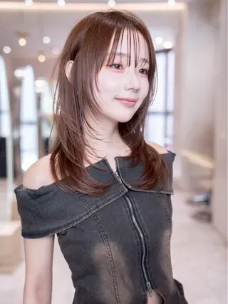 ミディアム カラー 🉐レイヤー/塩見 弘樹🉐渋谷のヘアスタイル