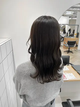 ミディアム カラー ベージュ/ダブルカラ ー/新潟駅/青柳萌果のヘアスタイル