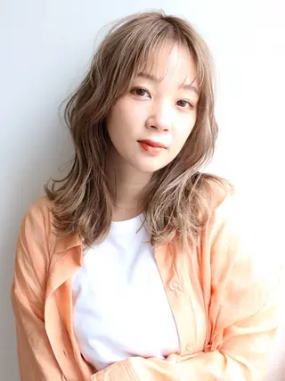 ミディアム カラー LOOP hairのヘアスタイル
