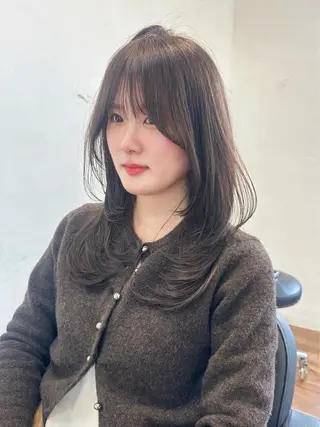 ミディアム レイヤー/顔周り 田山　穂波のヘアスタイル