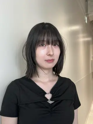 ショート カラー パーマ ヘアアレンジ メンズ キッズ ネイル マツエク・マツパ アイブロウ 切りっぱなしヘアボブ ミディアムヘアRYOのヘアスタイル