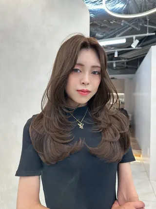 ロング カラー 韓国風レイヤーカラー ライムのヘアスタイル
