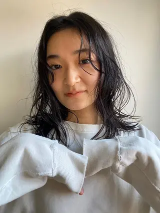 ミディアム カラー パーマ CEINE OURのヘアスタイル