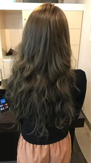 ロング カラー ヘアアレンジ 烏山 達也のヘアスタイル