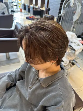 ミディアム カラー パーマ 海外風センターパート 健人のヘアスタイル