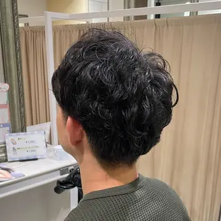 ショート パーマ 前田 夏実/メンズカットのヘアスタイル