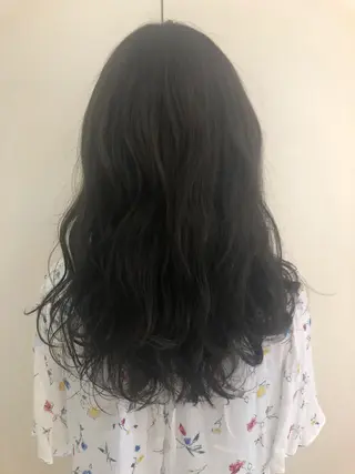 カラー 内田温子大人女性 ハイライト、ボブのヘアスタイル