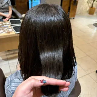 ミディアム カラー 唐澤 碧のヘアスタイル