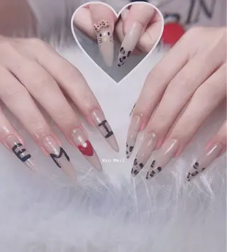 ネイル Hin Nailsのネイルデザイン