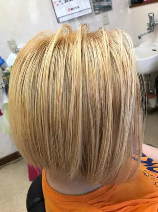 ショート カラー 石塚 浩のヘアスタイル