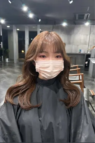 セミロング カラー amy .のヘアスタイル