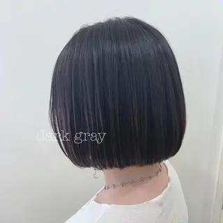 ショート カラー ぱつっとボブ/ 小野あかねのヘアスタイル