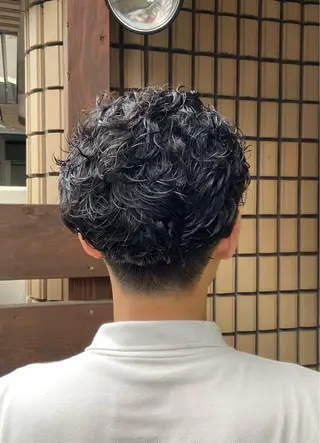 パーマ メンズ イツキ🌕デザインカ ラー🥨髪質改善🫧のヘアスタイル