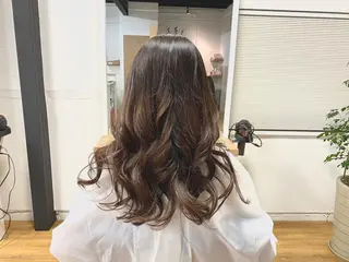 ロング カラー サロン ド ソワのヘアスタイル