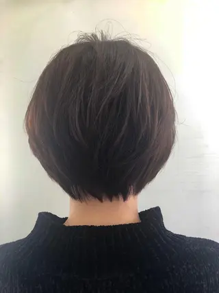 ショート カラー 秋野 睦実のヘアスタイル