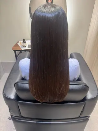 ロング NAVY 橋本心 縮毛矯正のヘアスタイル