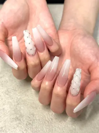 ネイル ネイルルーム チャームのネイルデザイン