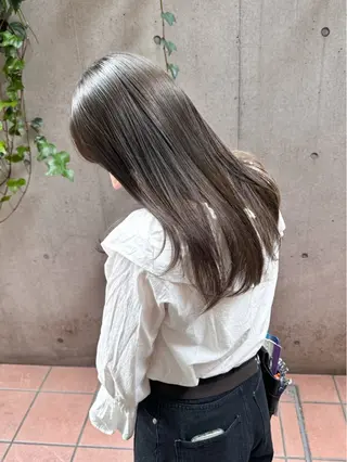 ミディアム 大橋 芽衣のヘアスタイル