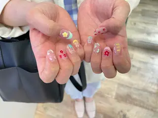 ネイル はばすみれ🎀ﾈｲﾙ 光ﾌｪｲｼｬﾙ ﾍｱのネイルデザイン