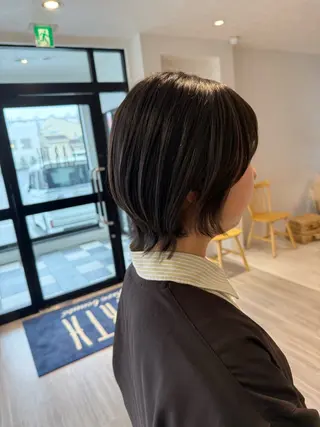 ショート 花野 郁登のヘアスタイル