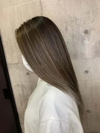 セミロング yoshihara yuukiのヘアスタイル