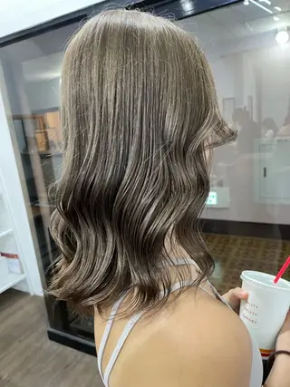 セミロング 横浜🦋ハイトーン 🫐シャドウルーツのヘアスタイル