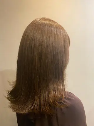 ミディアム ヘアアレンジ 金ウンス 髪質改善カラーのヘアスタイル