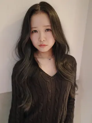 ロング 【Pia】 セナ/ハイトーンのヘアスタイル